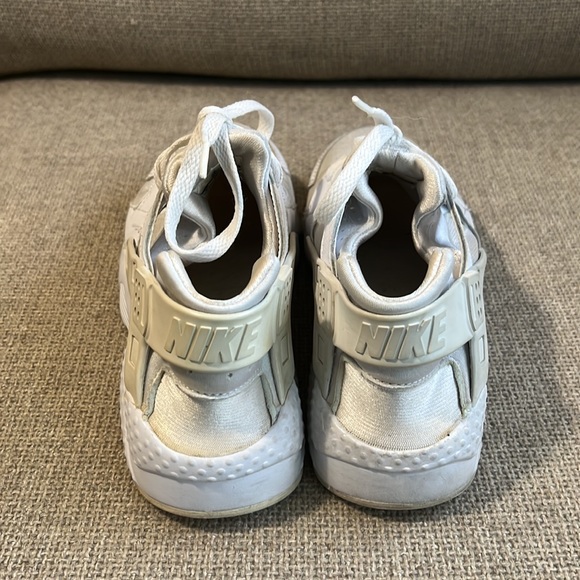 Nike Huaraches - Picture 3 of 4